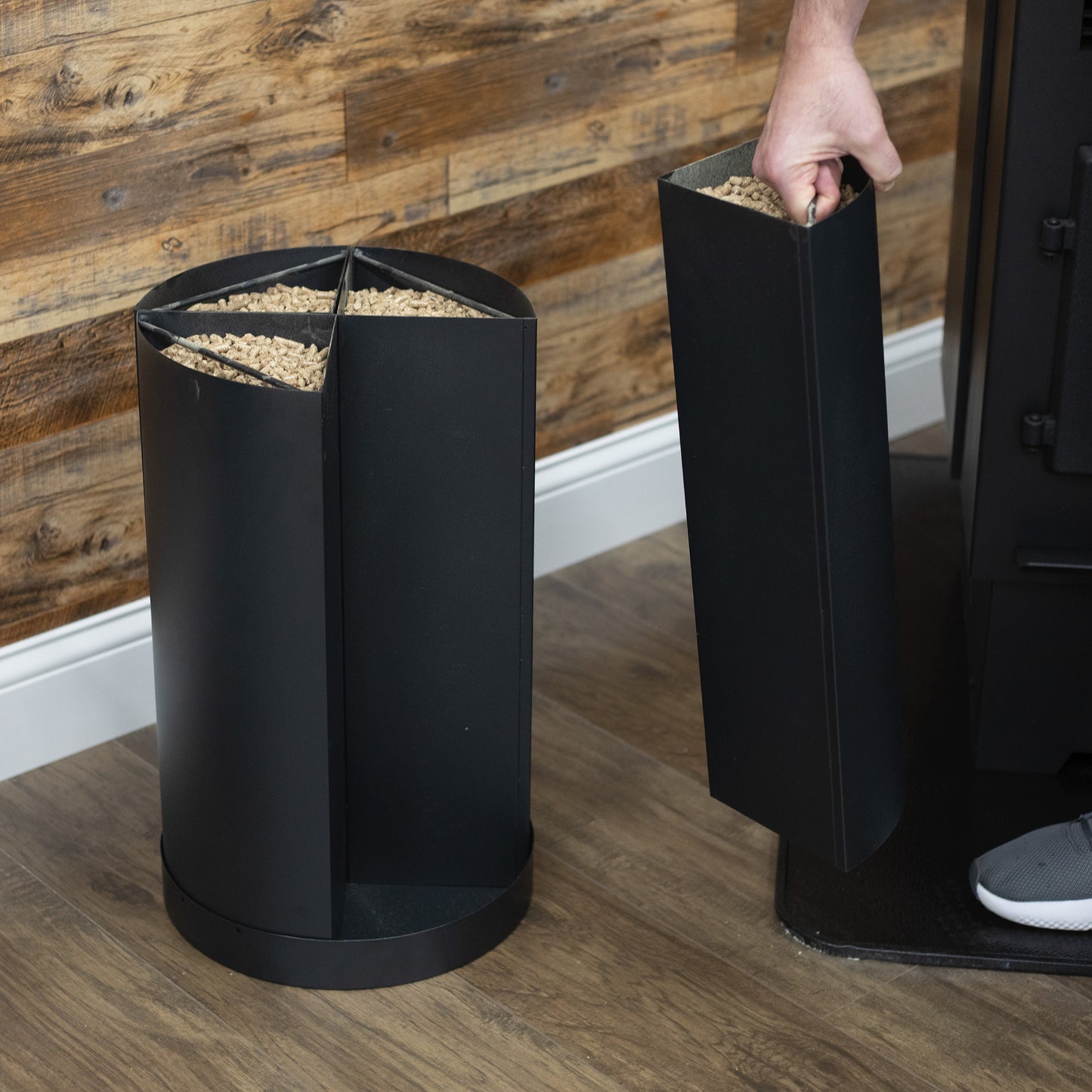 PELLET STORAGE CONTAINER